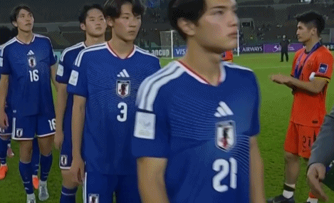 kaiyun-中国U23赛后1举动获日本球迷大赞：中国足球没那么糟糕！|中国队|日本足球|中国男足|球员|日本队_新浪体育_新浪新闻